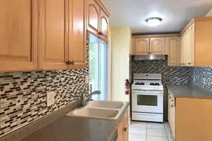 8 Thayer Pl, Braintree, MA 02184 - Photo 2