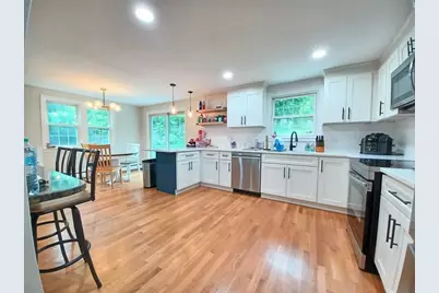 609 Washington St, Holliston, MA 01746 - Photo 2