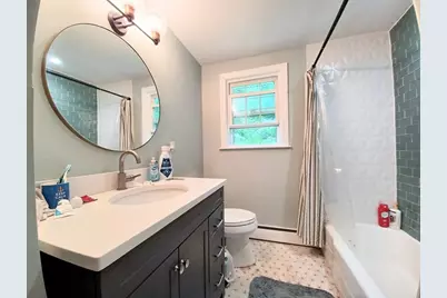 609 Washington St, Holliston, MA 01746 - Photo 8