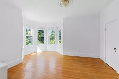 173 Davis St #3, Brookline, MA 02445 - Photo 4