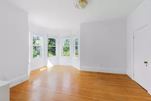173 Davis St, Brookline, MA 02445 - Photo 4