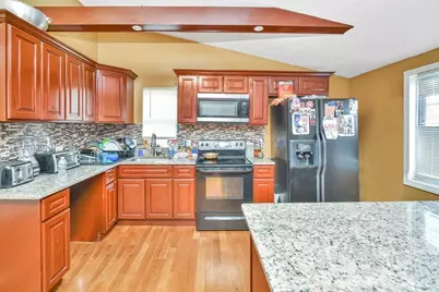 469 Summer St, Brockton, MA 02302 - Photo 4