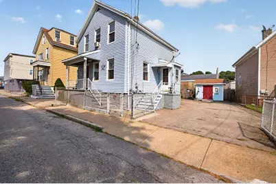 32 Raymond St, Fall River, MA 02723 - Photo 2