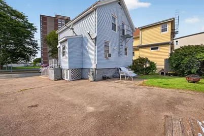 32 Raymond St, Fall River, MA 02723 - Photo 10