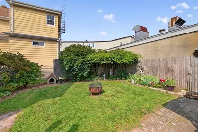 32 Raymond St, Fall River, MA 02723 - Photo 8