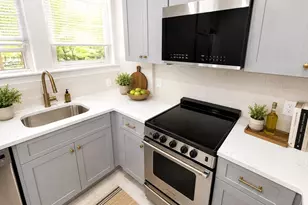 119 Freeman St, Brookline, MA 02446 - Photo 6