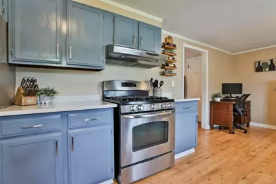 23 Bailey St, Lynn, MA 01904 - Photo 16