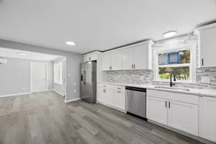 638 Pleasant St, Marlborough, MA 01752 - Photo 6