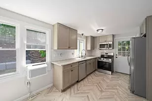 30 Lawn St, Attleboro, MA 02703 - Photo 4