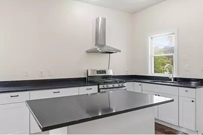 222 Hamilton St, Saugus, MA 01906 - Photo 6