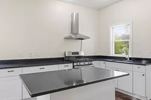 222 Hamilton St, Saugus, MA 01906 - Photo 6