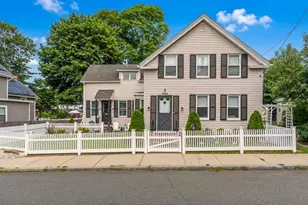 9 Lawrence St, Woburn, MA 01801 - Photo 1