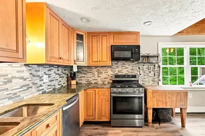 188 Maple St, Douglas, MA 01516 - Photo 4