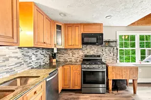 188 Maple St, Douglas, MA 01516 - Photo 4