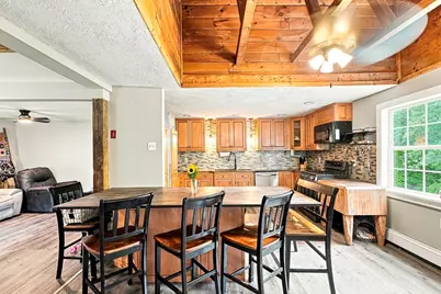 188 Maple St, Douglas, MA 01516 - Photo 8