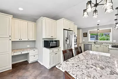 55 Lindsay Rd, Springfield, MA 01128 - Photo 6