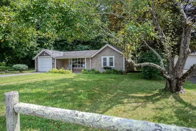 20 Bryant St, Dartmouth, MA 02747 - Photo 2