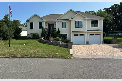 139 Blanchard St, Chicopee, MA 01020 - Photo 2