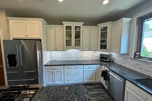 139 Blanchard St, Chicopee, MA 01020 - Photo 10
