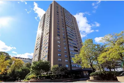 8 Whittier Pl #7J, Boston, MA 02114 - Photo 10