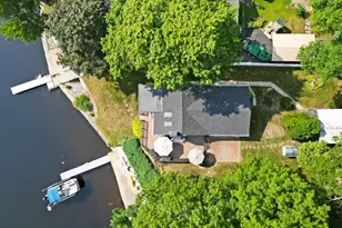15 Hilltop Acres Dr, Lakeville, MA 02347 - Photo 2