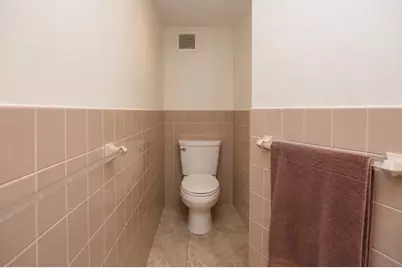 300 Lynn Shore Dr #903, Lynn, MA 01902 - Photo 16