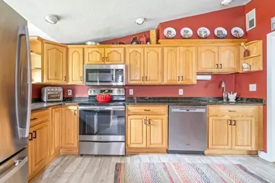18 Carol Ave, Pembroke, MA 02359 - Photo 6