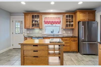 28 Maplewood Rd, Worcester, MA 01602 - Photo 14