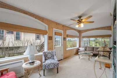 28 Maplewood Rd, Worcester, MA 01602 - Photo 8