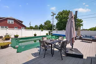 208 Hudson St, Fall River, MA 02720 - Photo 6