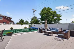 208 Hudson St, Fall River, MA 02720 - Photo 4