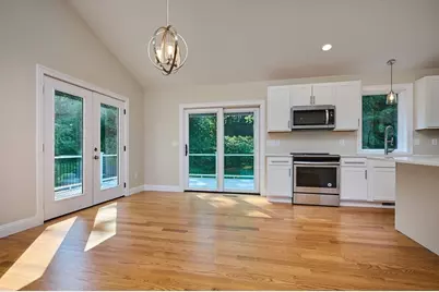 58 Pleasant St, Southampton, MA 01073 - Photo 8