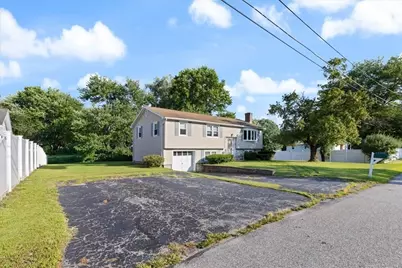 15 Blue Jay Avenue, Dracut, MA 01826 - Photo 10