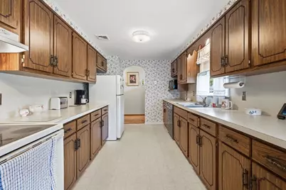 14 Sylvia St, Palmer, MA 01080 - Photo 2