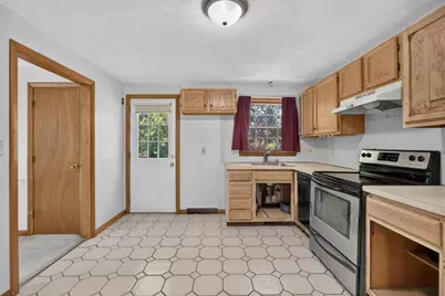 39 Mountain Ave, Saugus, MA 01906 - Photo 8