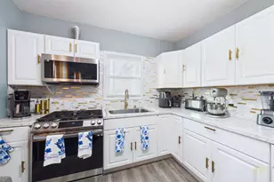 10 Ashley St, New Bedford, MA 02744 - Photo 8