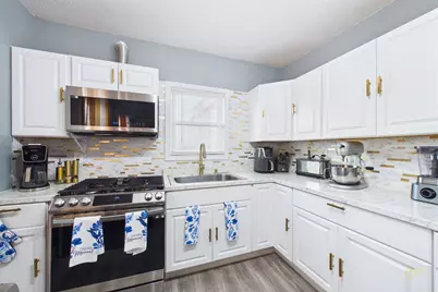 10 Ashley St, New Bedford, MA 02744 - Photo 8