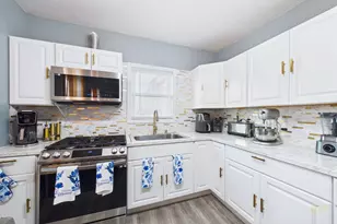10 Ashley St, New Bedford, MA 02744 - Photo 8
