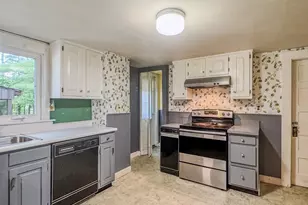 54 Fairview St E, Greenfield, MA 01301 - Photo 16