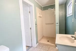 54 Fairview St E, Greenfield, MA 01301 - Photo 20