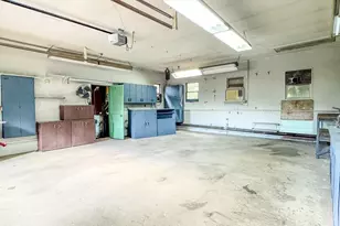 54 Fairview St E, Greenfield, MA 01301 - Photo 30