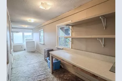 54 Fairview Street E, Greenfield, MA 01301 - Photo 8