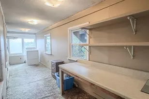 54 Fairview St E, Greenfield, MA 01301 - Photo 8
