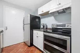 9 Village Hill Ln, Natick, MA 01760 - Photo 4