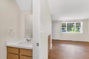 11 Kennedy Dr, Chelmsford, MA 01863 - Photo 10