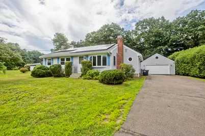 293 N Loomis St, Southwick, MA 01077 - Photo 2