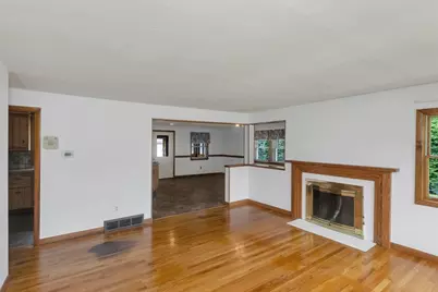 293 N Loomis St, Southwick, MA 01077 - Photo 6