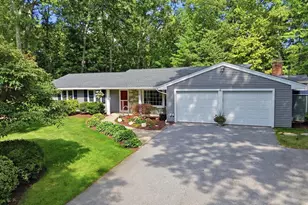 17 Hickory Ln, Framingham, MA 01701 - Photo 2