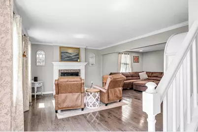 138 Endicott St, Springfield, MA 01118 - Photo 12