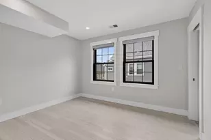 11 Lowell St, Arlington, MA 02476 - Photo 18